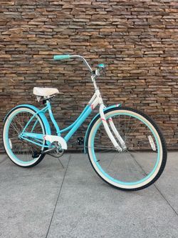 Schwinn “ Legacy “ 26 inch Beach Cruiser w / Bell