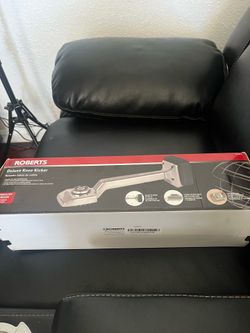 Deluxe knee kicker