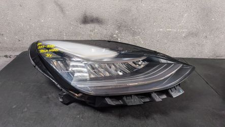 2017-2018-2019-2020 TESLA MODEL 3/Y RIGHT HEADLIGHT OEM USED #10836
