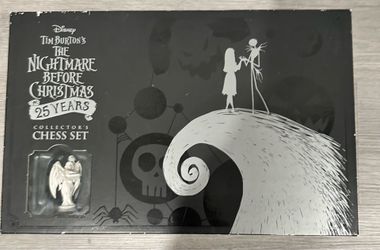 Disney Nightmare Before Christmas 25th collectors chess set