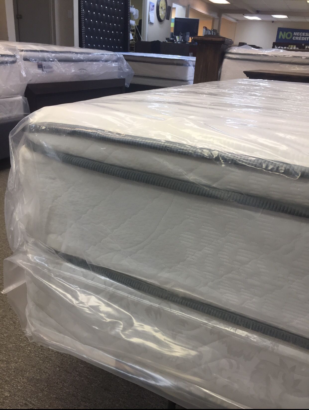 Queen Size Pillowtop Mattress Set