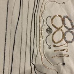 HUGE LOT Jewelry Set. 18 Rings 8 Chains 8 Bracelets 2 Beads Pearl Costume