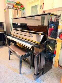 Young chang U131 Black Gloss Upright Piano