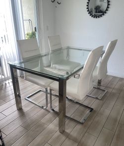 Glass Top/Chrome Legs Dining Table - Fits 6 People
