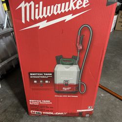 Brand New Milwaukee 4 Gal Switch Tank