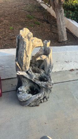 Outdoor Faux Wood Tree Stump Garden Fountain / Water Feature – 31” Tall