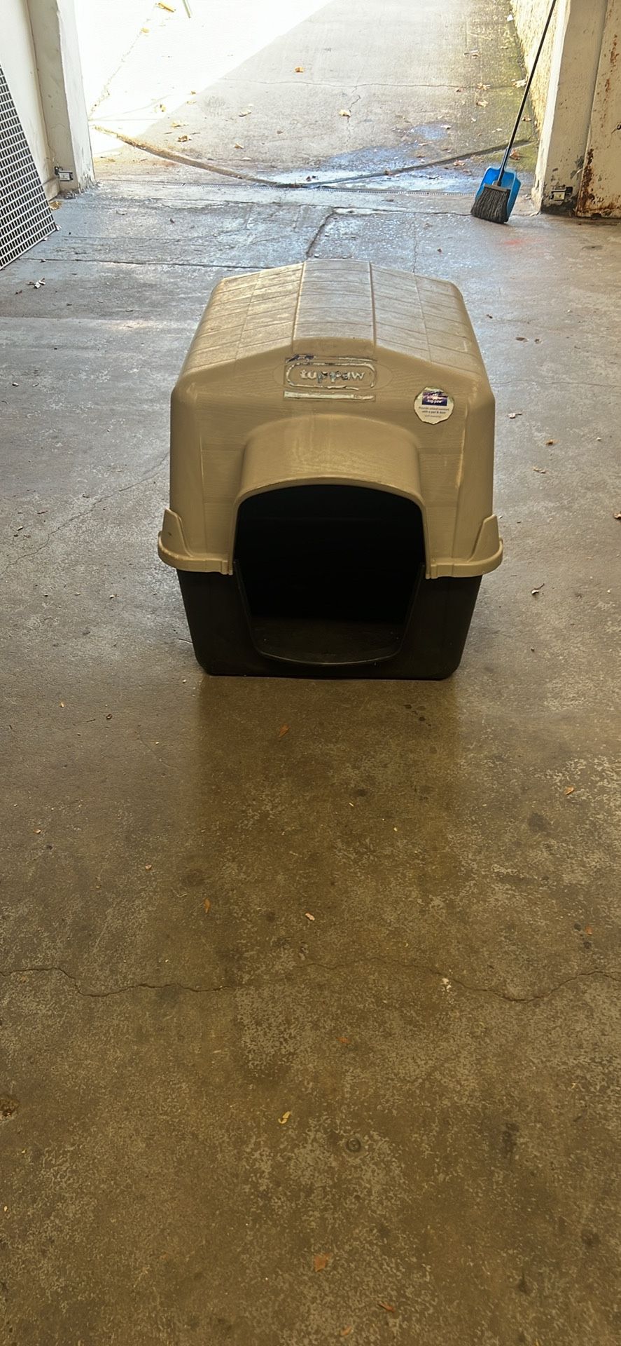 36x26x28”h Outside Dog House