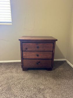 Wood, brown, 3 drawers, nightstand