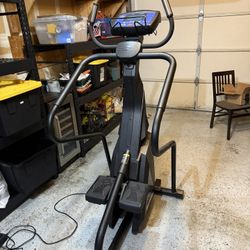 StairMaster Stepper – Fully Functional, Compact Footprint