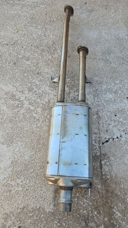 Toyota   muffler  2 in to 1