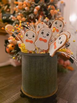 Faux Ghost Cookie Picks for Wreaths, Garlands, Trees and Floral Arrangements