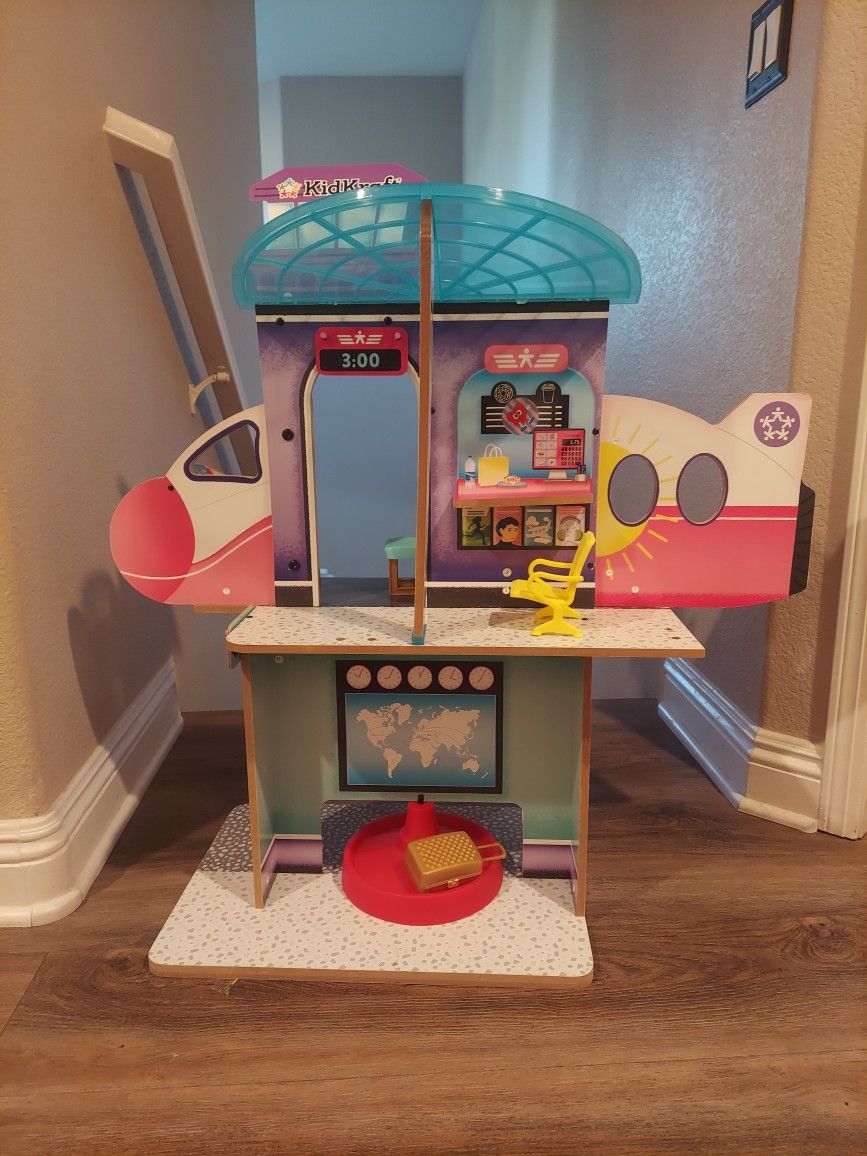 KidKraft Luxe Wooden Airport