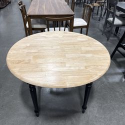 Round Dining Table Set!!