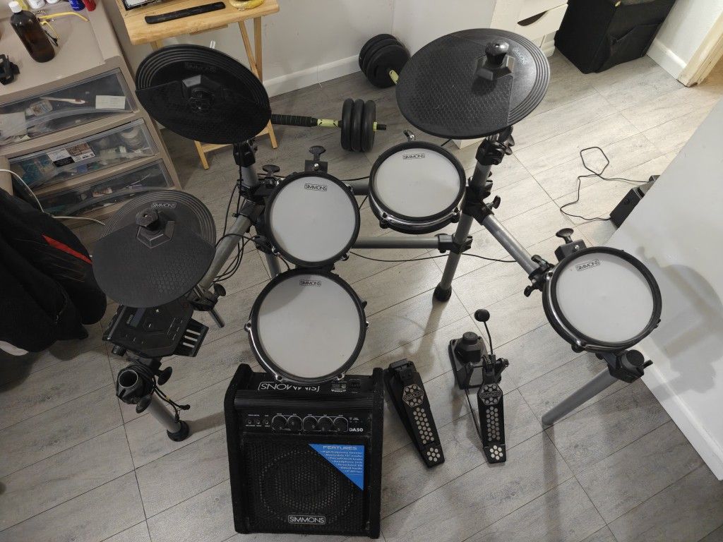 Simmons Drum Set