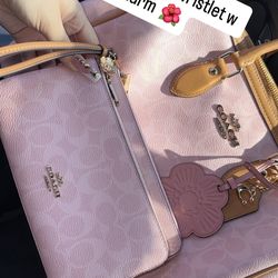 COACH POWDER PINK DOUBLE ZIP WRISTLET