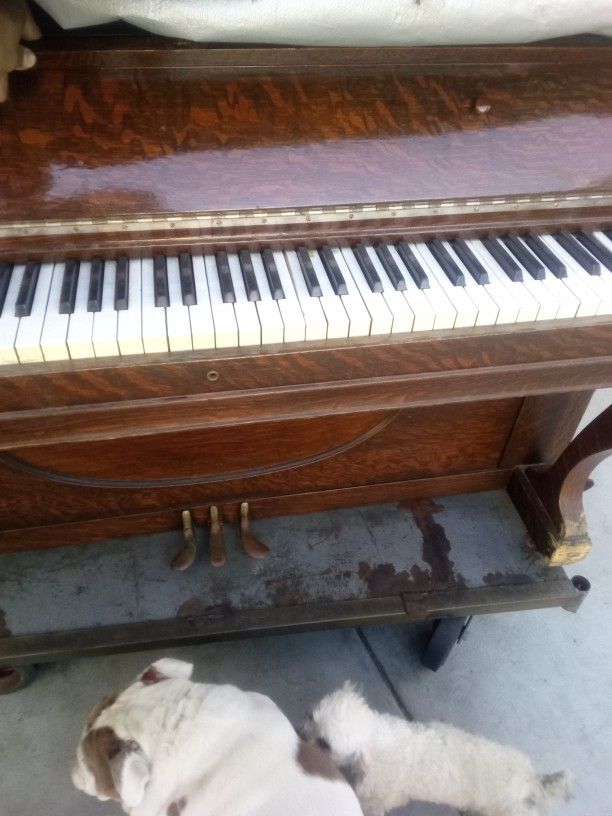 Up Right Piano