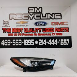 Passenger Headlight For 2021 Buick Enclave 