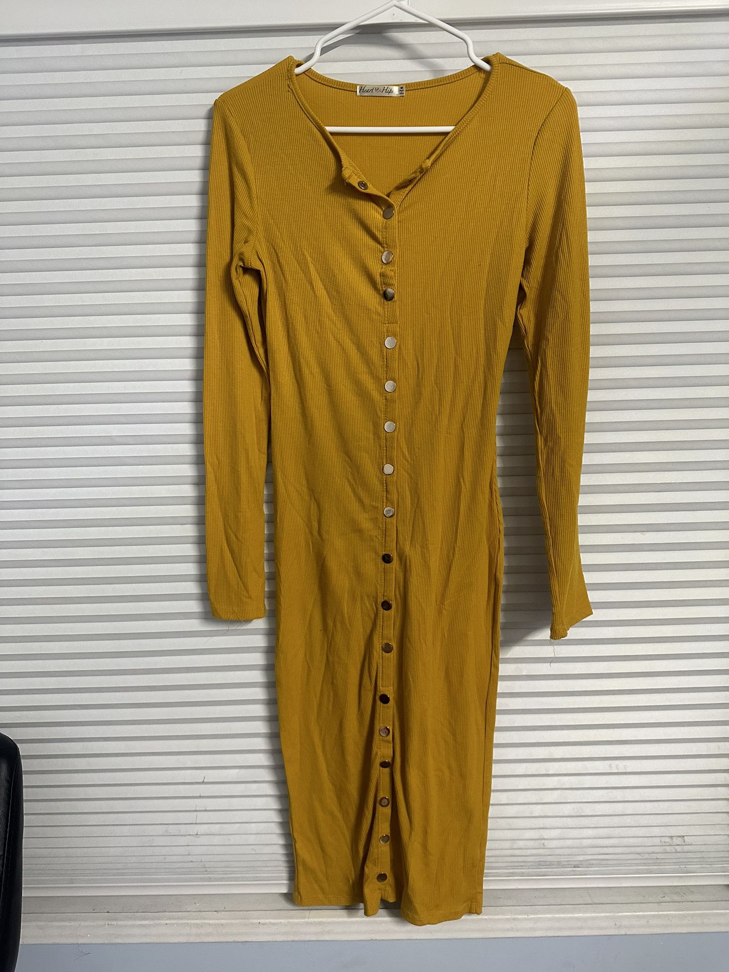 brand new mustard yellow dress size M, 100% cotton pick up near Monterey and Tully Rd SJ Ca 95112