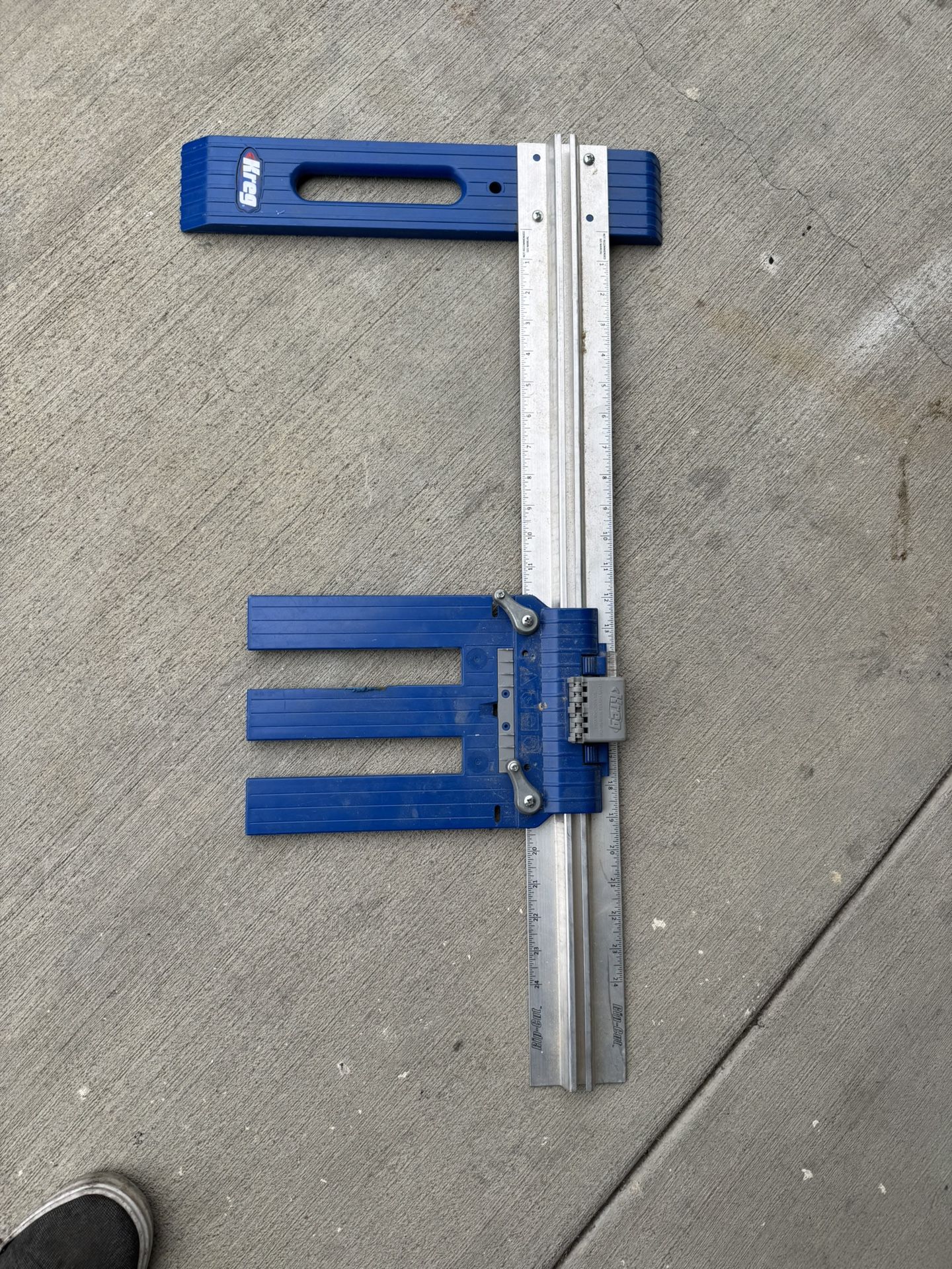Kreg KMA2685 Rip-Cut Circular Saw Guide - Track Guide & Guide Rail - Cutting Tool - Saw Guide for Circular Saw