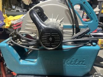 Makita 5402NA