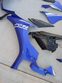 2015 through 2019 Yamaha R1 fairings parts take all for $50 bundle