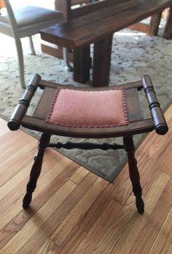 Gorgeous vintage wooden foot rest / stool