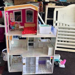 Rainbow High Dollhouse