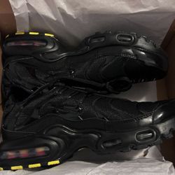 NIKE AIR MAX PLUS (GS) Black