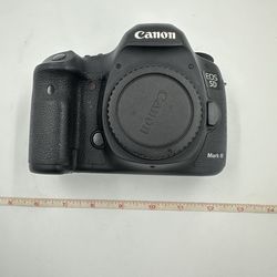 Canon 5d Mark 3 body, battery and charger