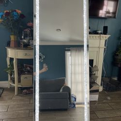 Body mirror  with light 