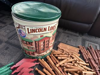 Lincoln Logs 777 Pieces
