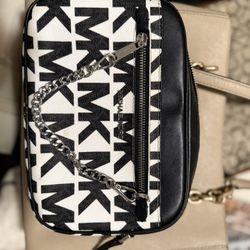 Woman’s handbags Michael Kors Calvin Klein 