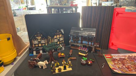 LEGO Castle Fantasy Era Medieval Market Village 10193 In 2009