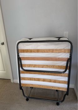 Folding Rollaway Guest Bed with Mattress