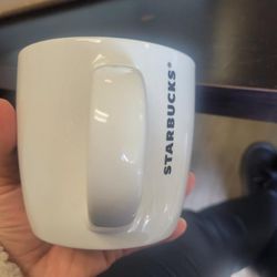 New 9 14oz Starbucks Mugs For 35.00