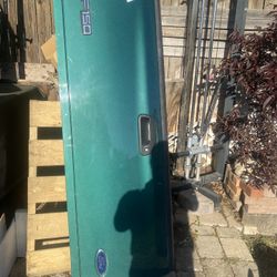 97-00 Ford F150 Tailgate