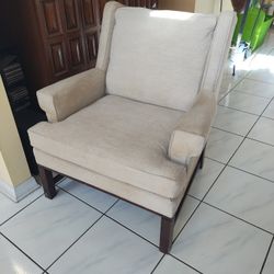 Bernhardt Furniture Cream Colored Cushion Chair
