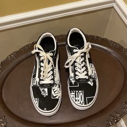 Vans Black White Words Script Off The Wall Tennis Skate Shoes Size 7.5 Men’s