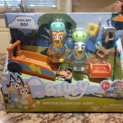 Bluey Vehicle and Figures Pack, Rusty & Bluey's Go-Kart, 2.5-3 inch Figures and Accessories