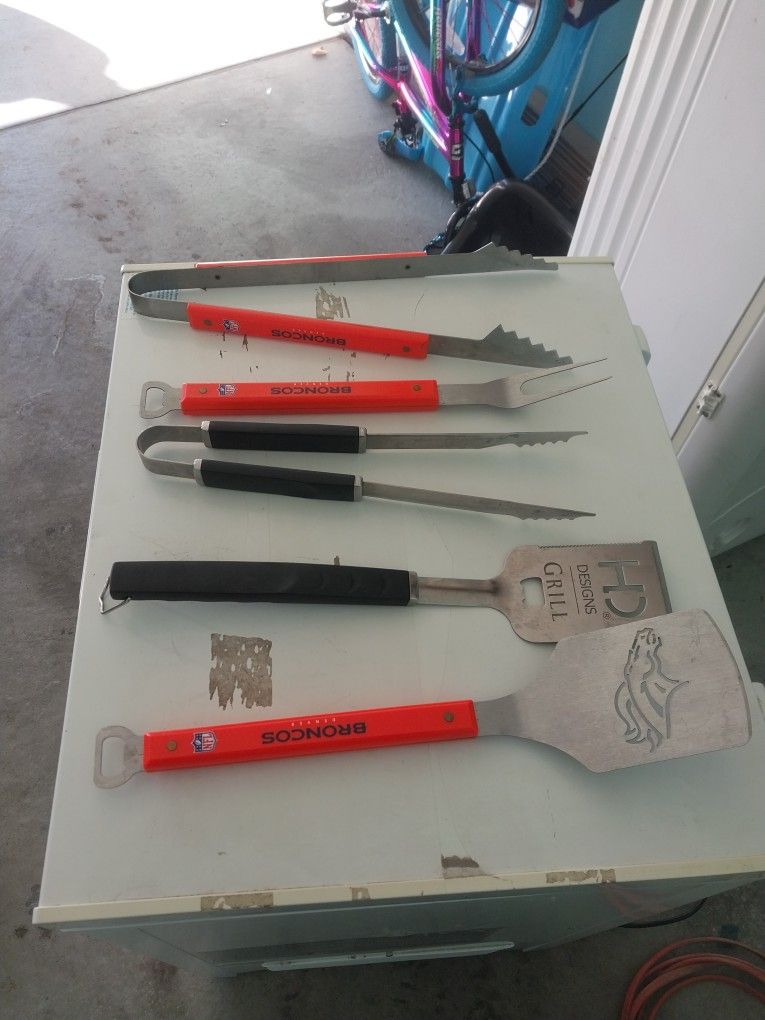 BBQ Grill Tong Set