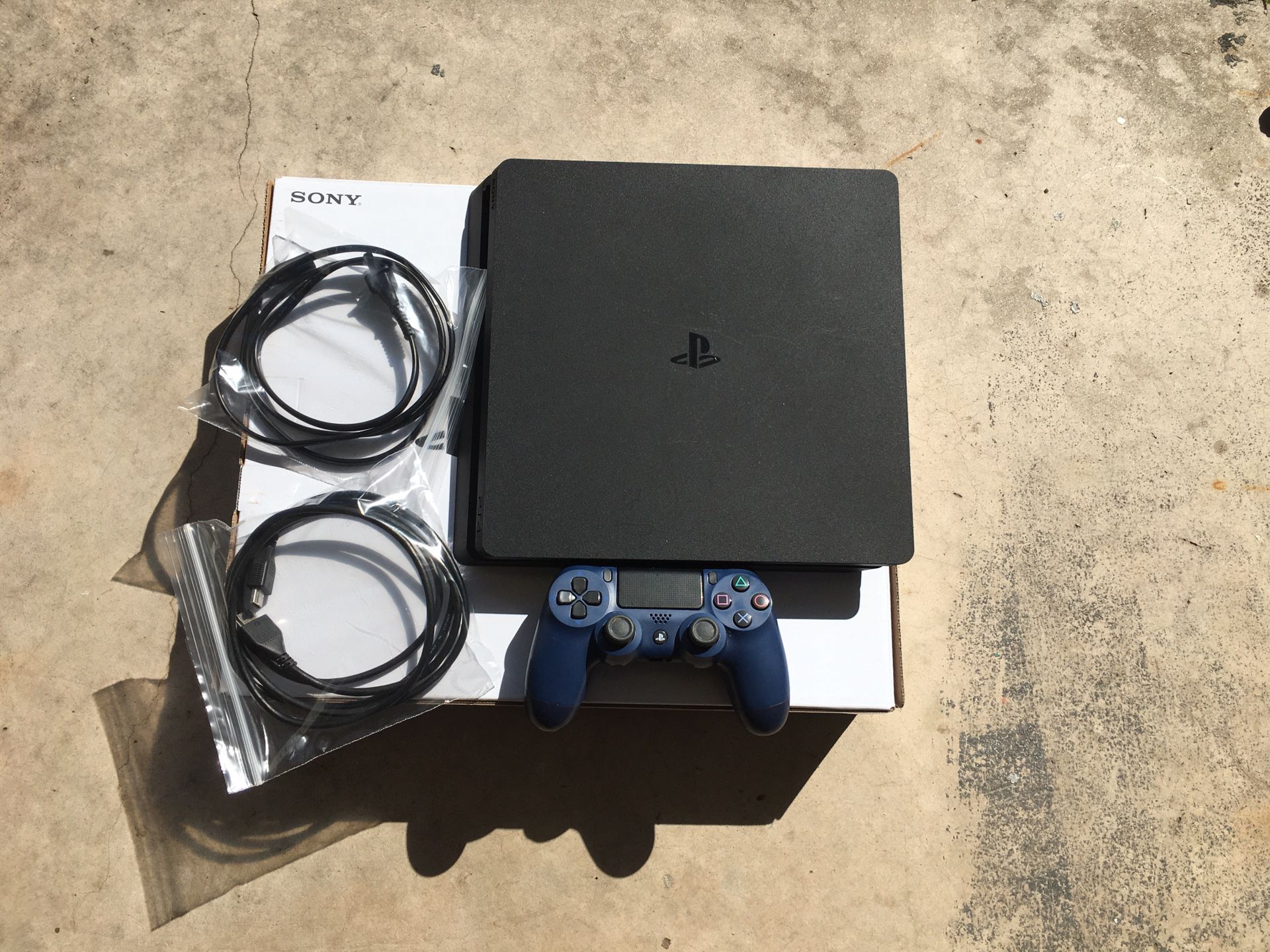Ps4 slim 500gb with controller and box