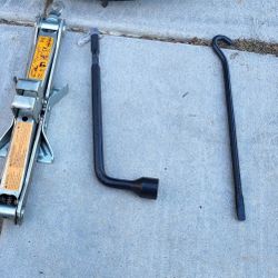 2007-2012 NISSAN VERSA TIRE JACK & TOOL KIT SET