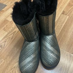 UGG Boots W8