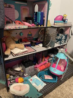 LOL Dollhouse with accessories and Helicopter