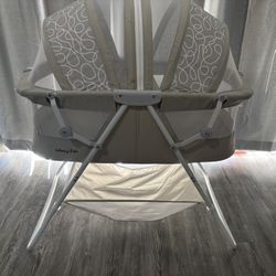 Dream On Me Bassinet 