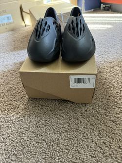 Yeezy Foam Rnrs  Onyx  7k 10k 12k 1y 🚨🚨🚨🔥🔥🔥 