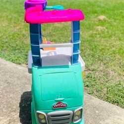 Play-Doh Kitchen Creations Sweet Snacks Food Truck Toy Playset - Accessories Shown Separately!