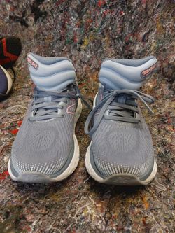 New Balance 840 v3 Womens Running Shoes White Gray Athletic Sneakers Size 8