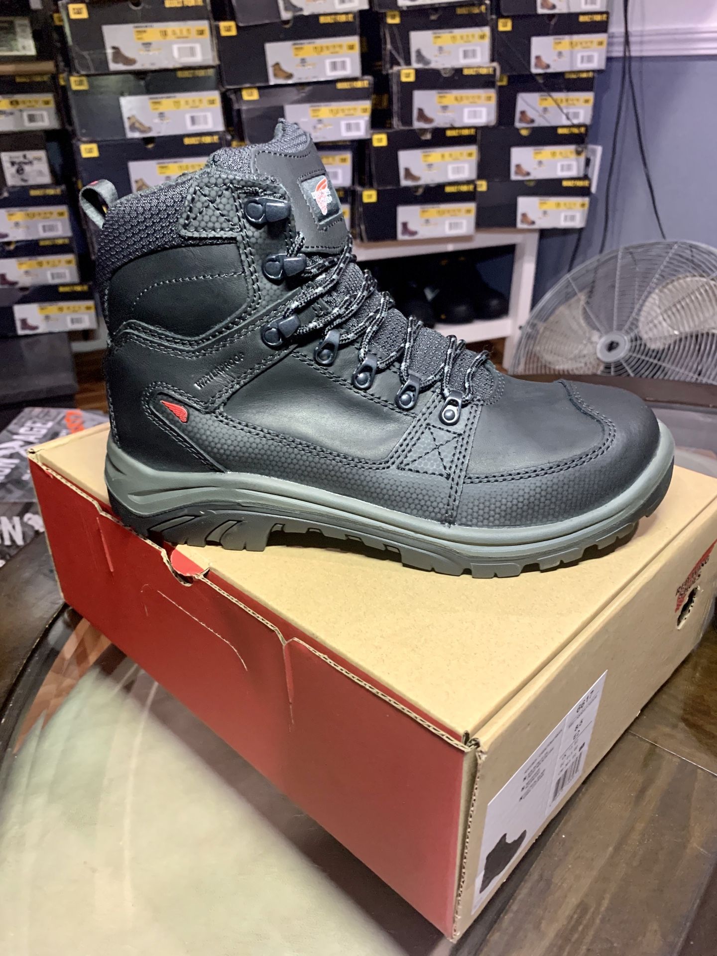 Red wings/work boots 🥾/hablo español/TRADESMAN MEN'S 6-INCH SIDE-ZIP WATERPROOF SAFETY TOE BOOT