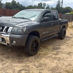 2010 Nissan Titan